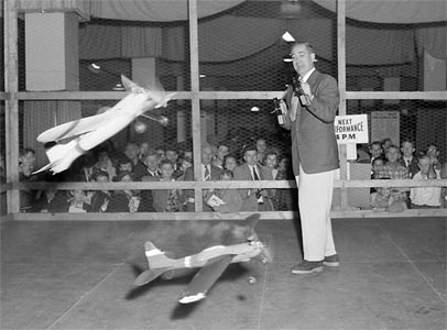 Jim Walker at the Cleveland Hobby Show - Flying Fireballs in indoor arena